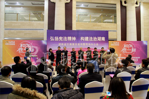 湖南9大職能部門(mén)面對(duì)面為車(chē)友服務(wù) 針對(duì)交通領(lǐng)域違規(guī)現(xiàn)場(chǎng)普法